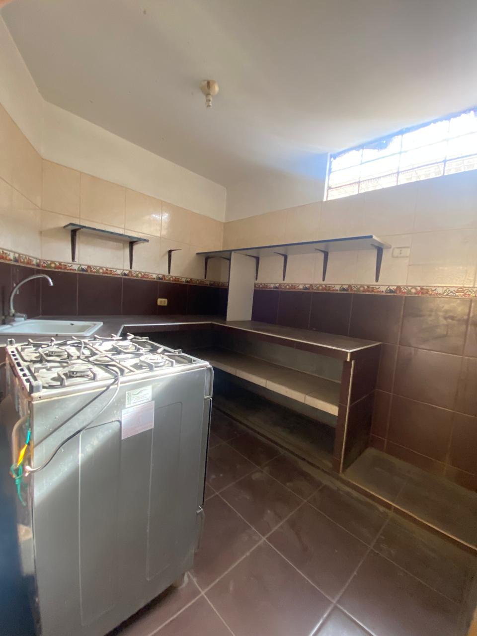 F6 Casa Venta La Esperanza. 2 pisos